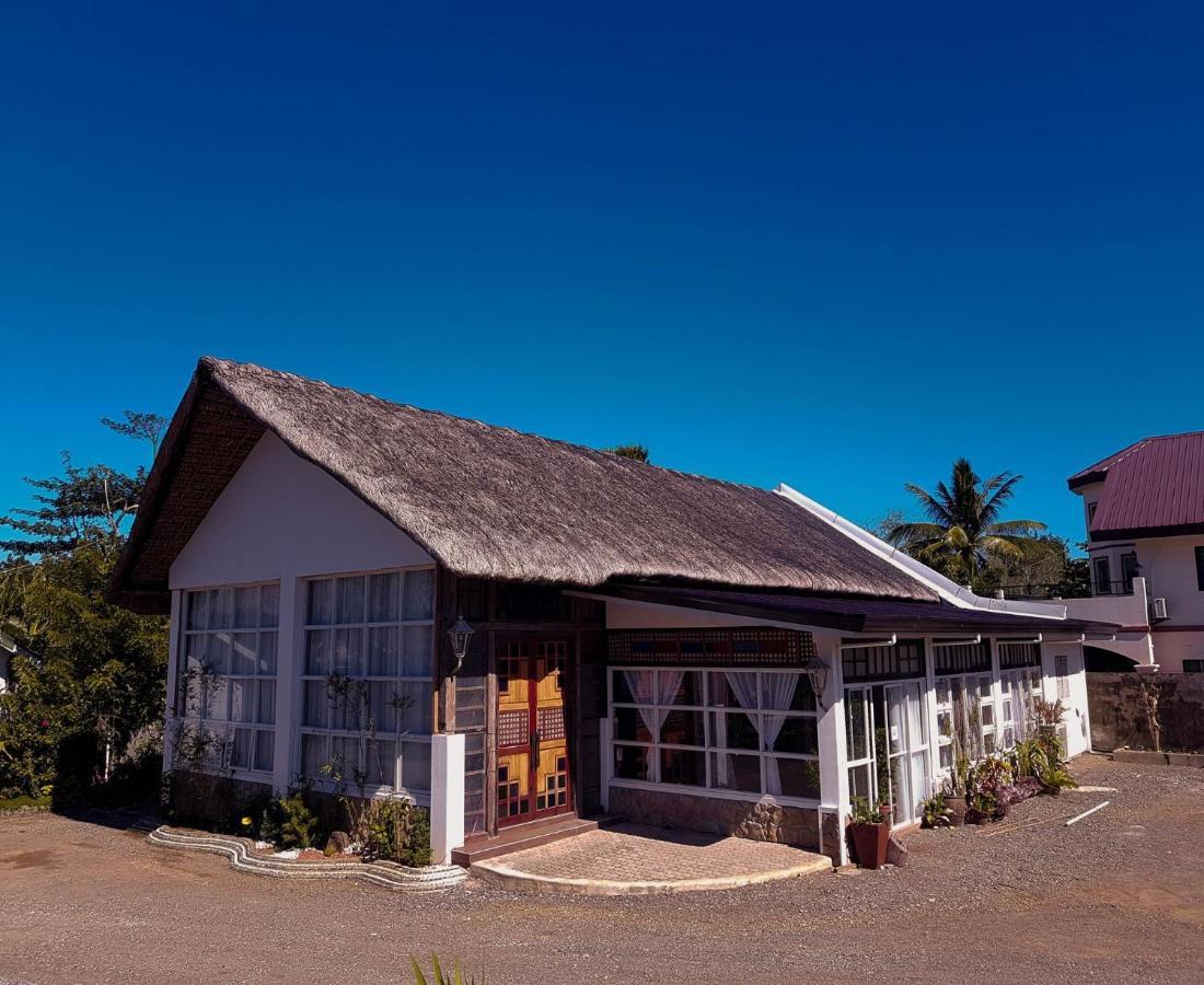 Casa Victoria Resort And Restaurant Pagudpud Exterior photo